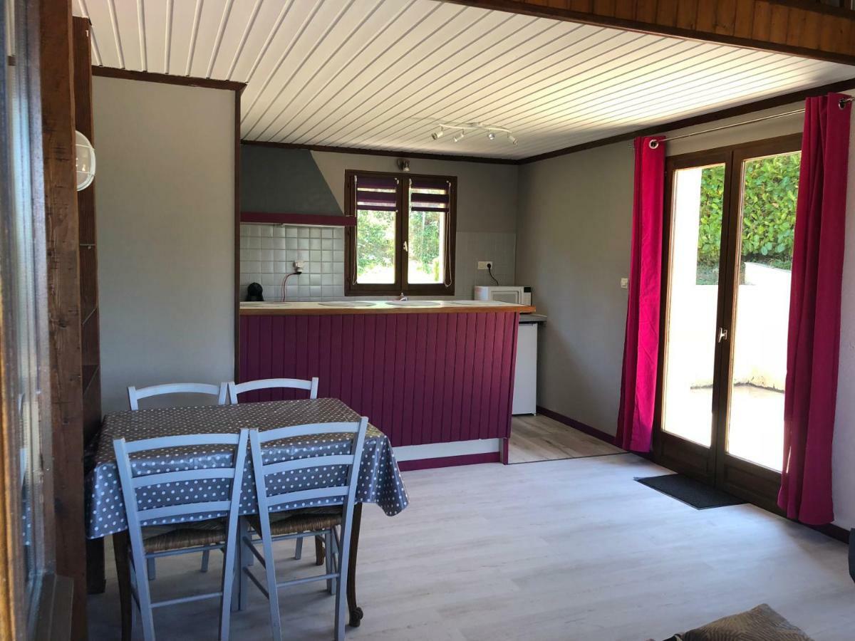 Aux Lettres Du Lavoir La Rivière-Saint-Sauveur Exteriör bild